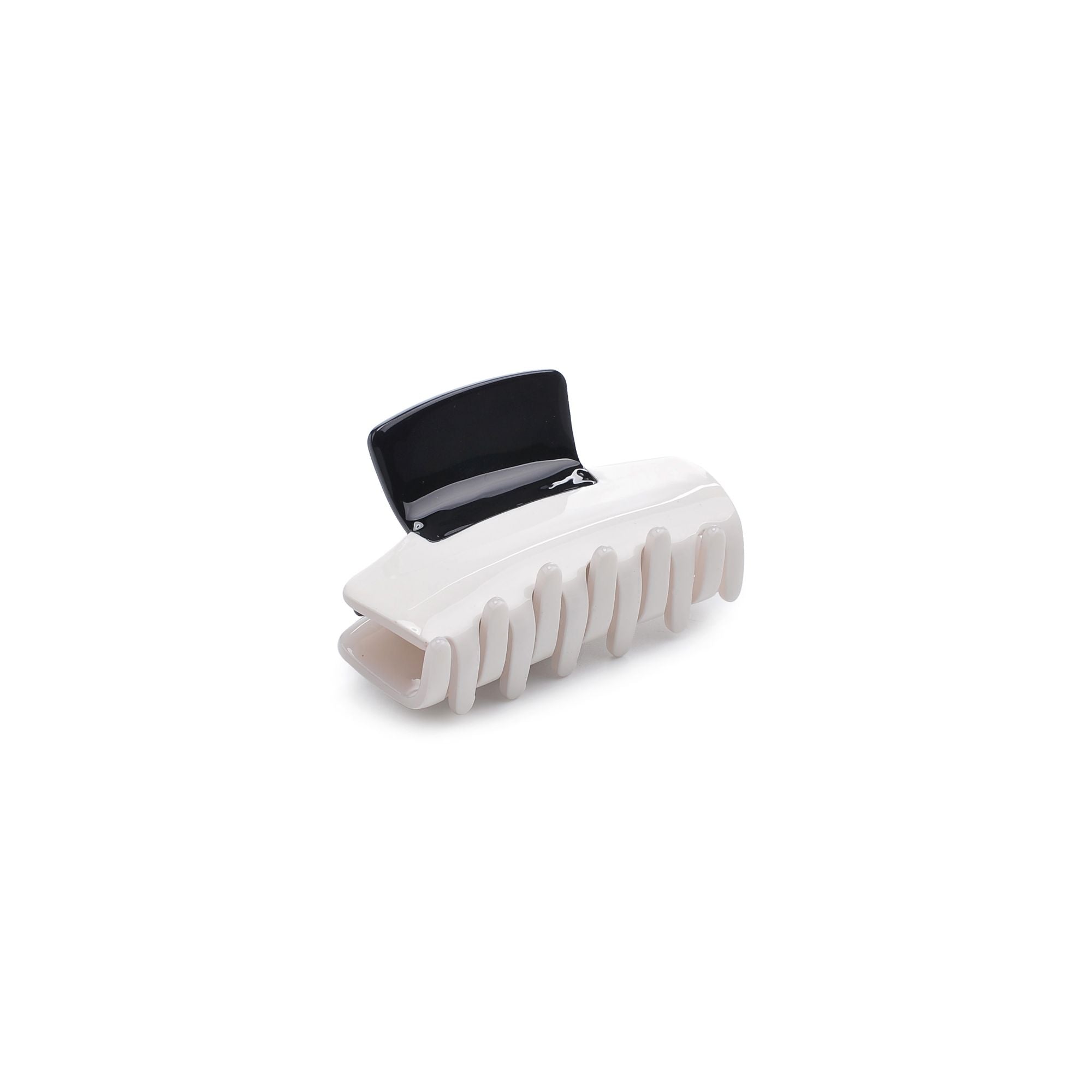 Product Image of Urban Expressions Colorblock Hair Claw Hair Claw 818209013338 View 5 | Ivory Black