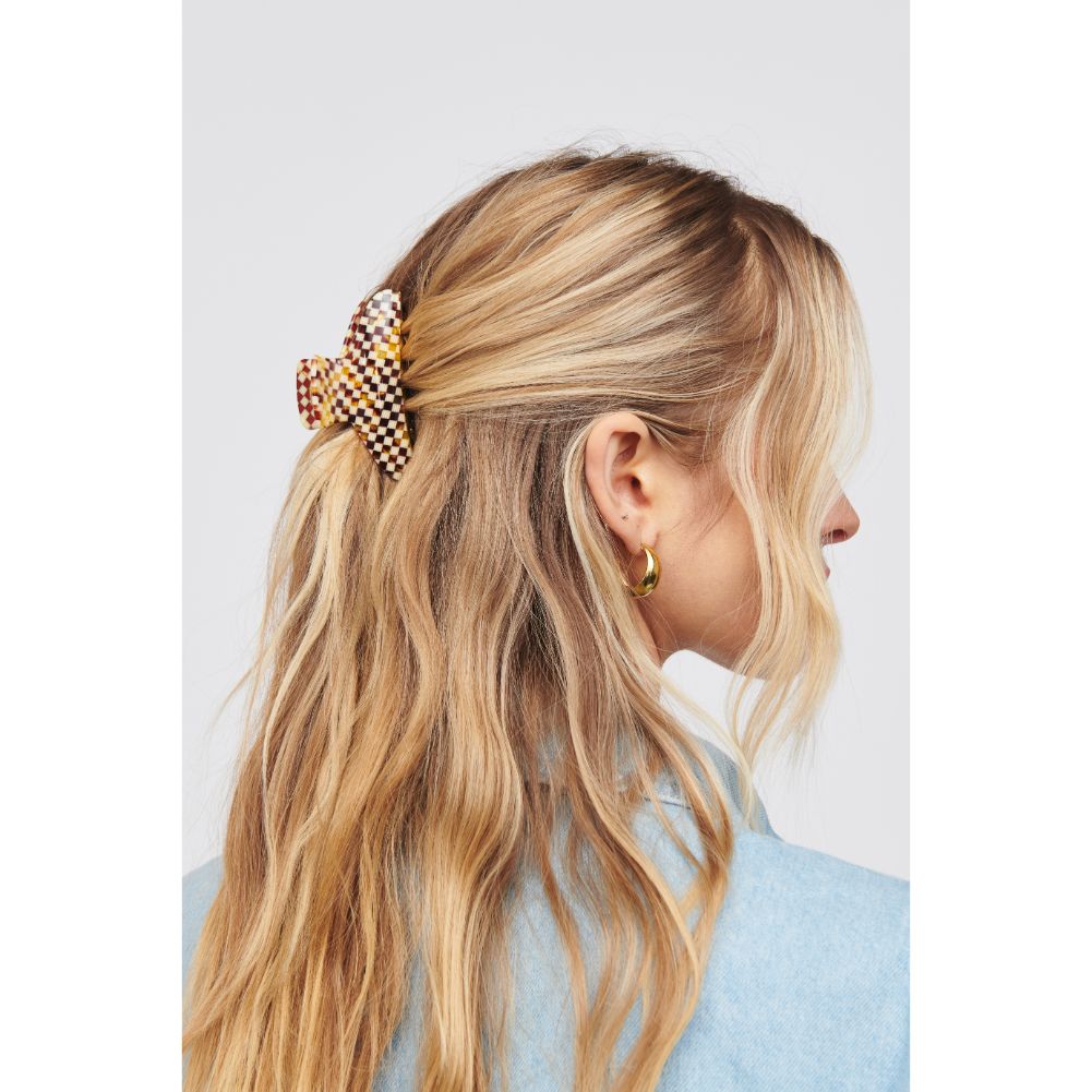 Woman wearing Multi Checker Urban Expressions Angeline - Hair Claw Hair Claw 818209012836 View 1 | Multi Checker