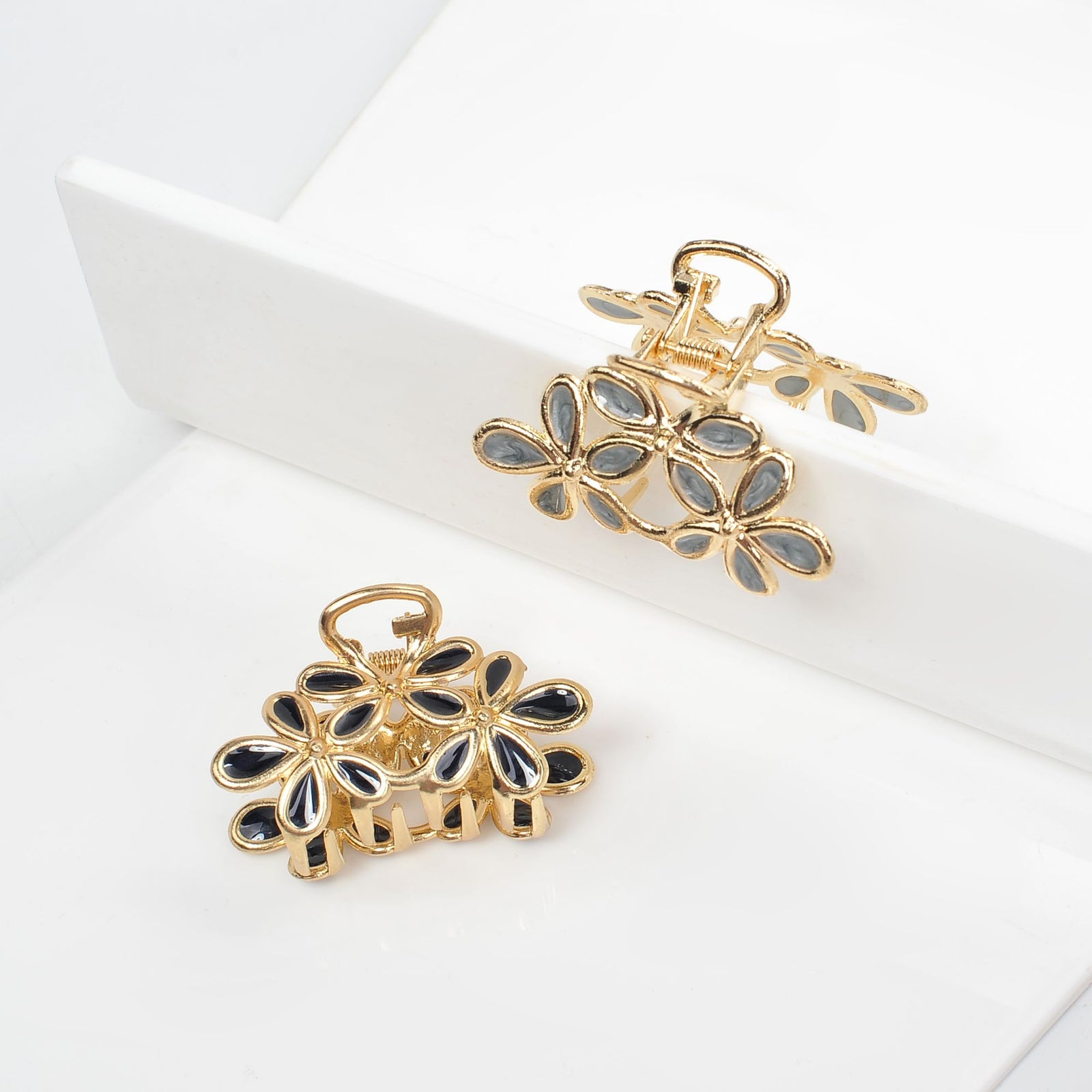 Woman wearing Pink Light Green Urban Expressions Flower Design Hair Claw - 2 Pack Hair Claw 818209014168 View 1 | Pink Light Green