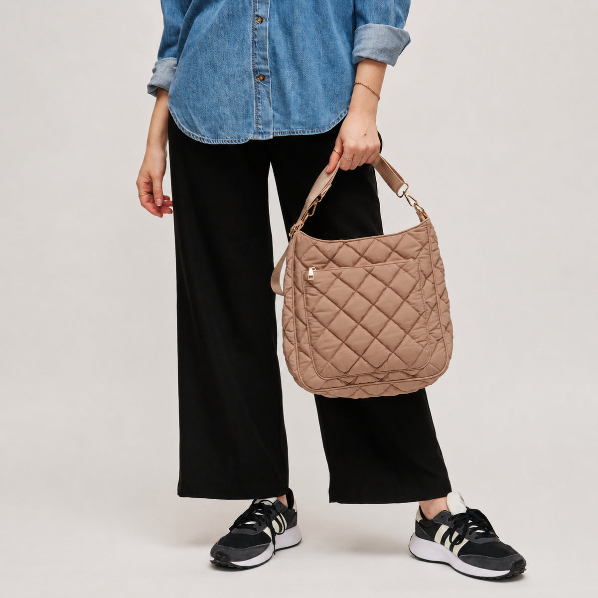Woman wearing Natural Urban Expressions Fia - Quilted Puffer Crossbody 818209018562 View 3 | Natural