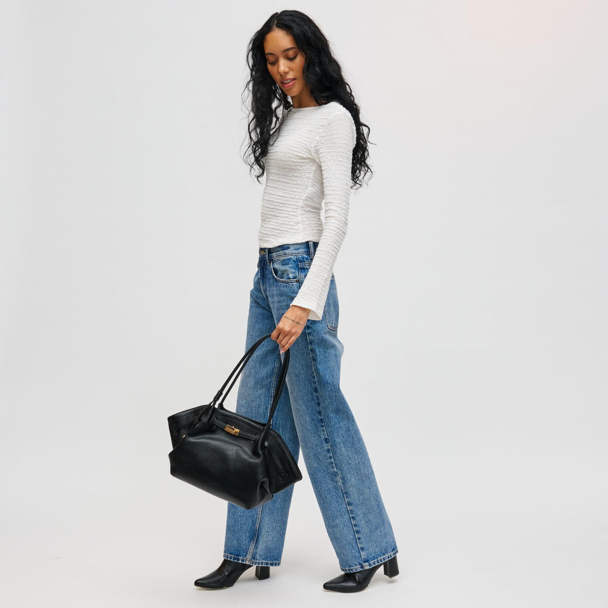 Woman wearing Black Urban Expressions Monroe Satchel 840504200816 View 3 | Black