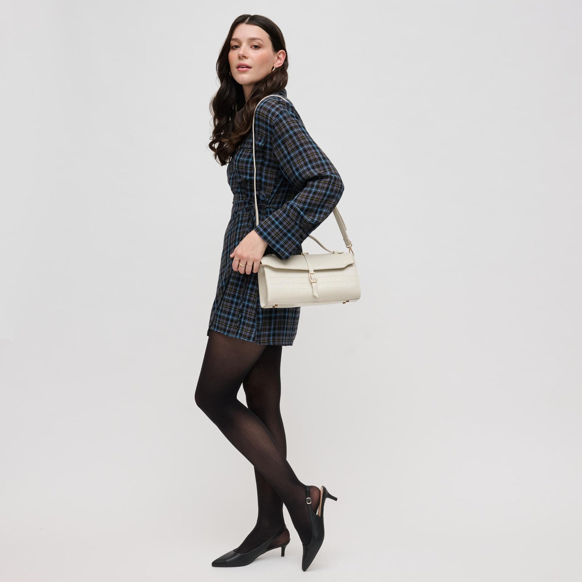 Woman wearing Oatmilk Urban Expressions Juliet Crossbody 840611130341 View 2 | Oatmilk