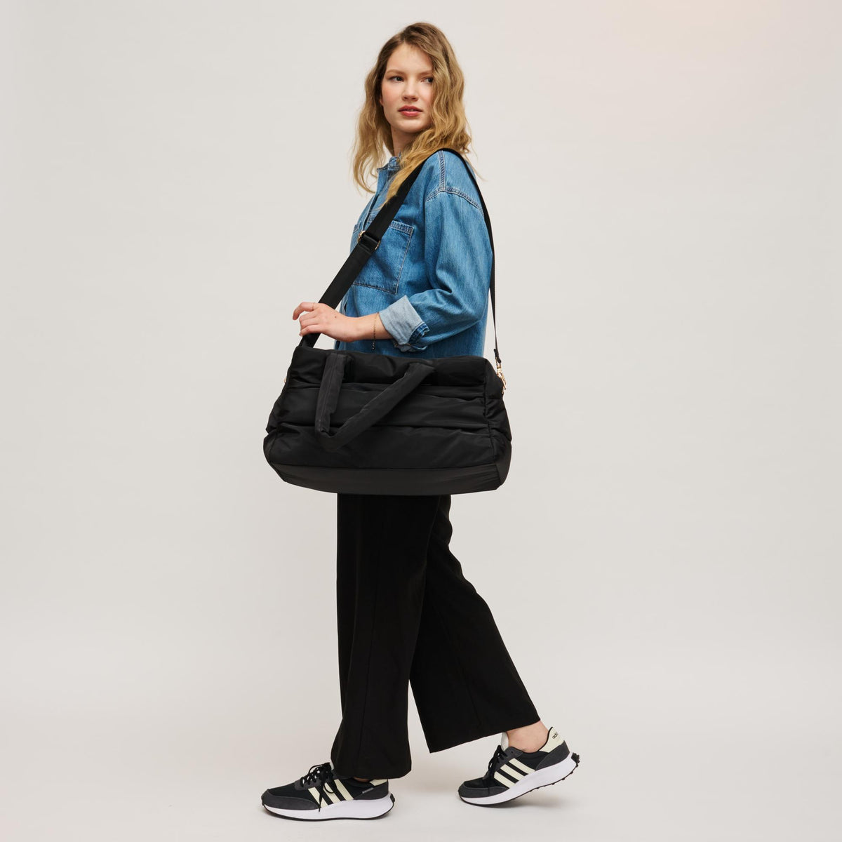 Woman wearing Black Urban Expressions Mia Tote 840504204258 View 4 | Black