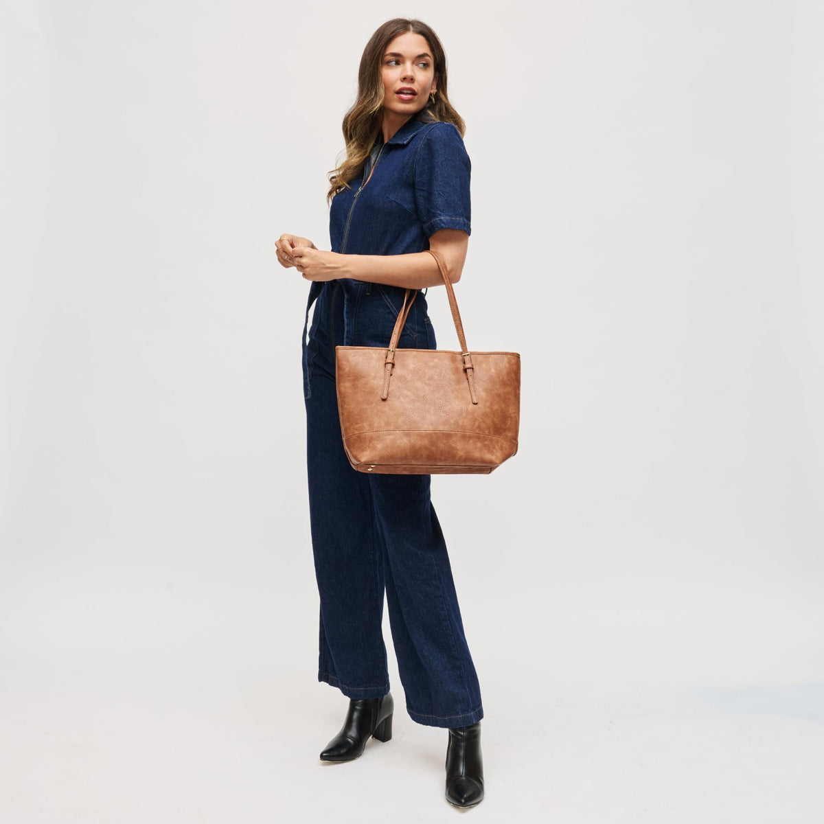 Woman wearing Tan Urban Expressions Bryleigh Tote 840504200533 View 3 | Tan