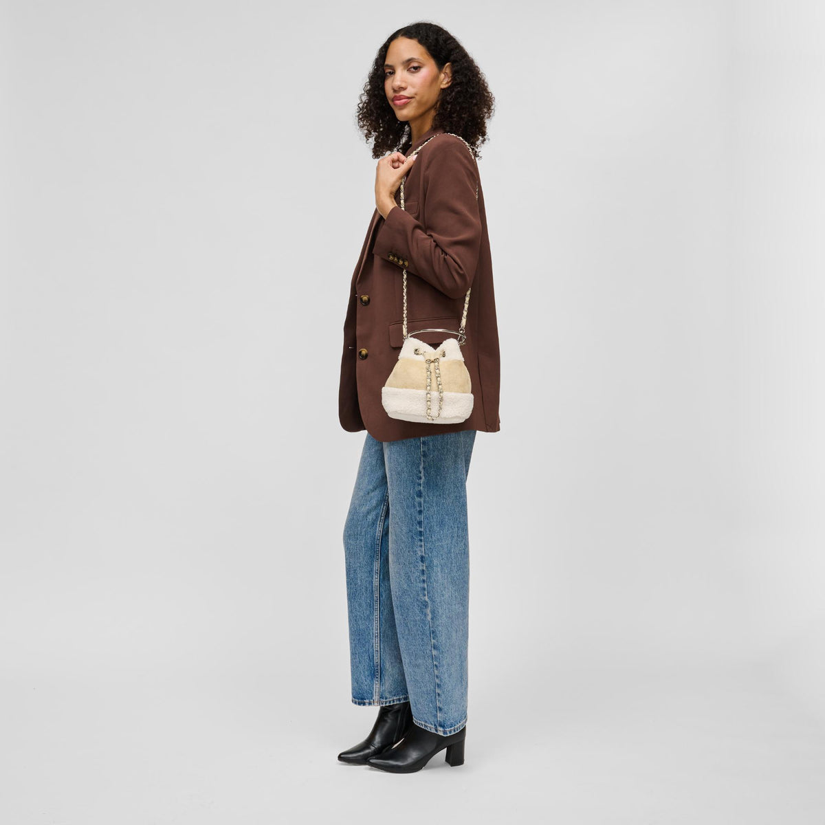 Woman wearing Cream Urban Expressions Phoenix Crossbody 840504213892 View 4 | Cream