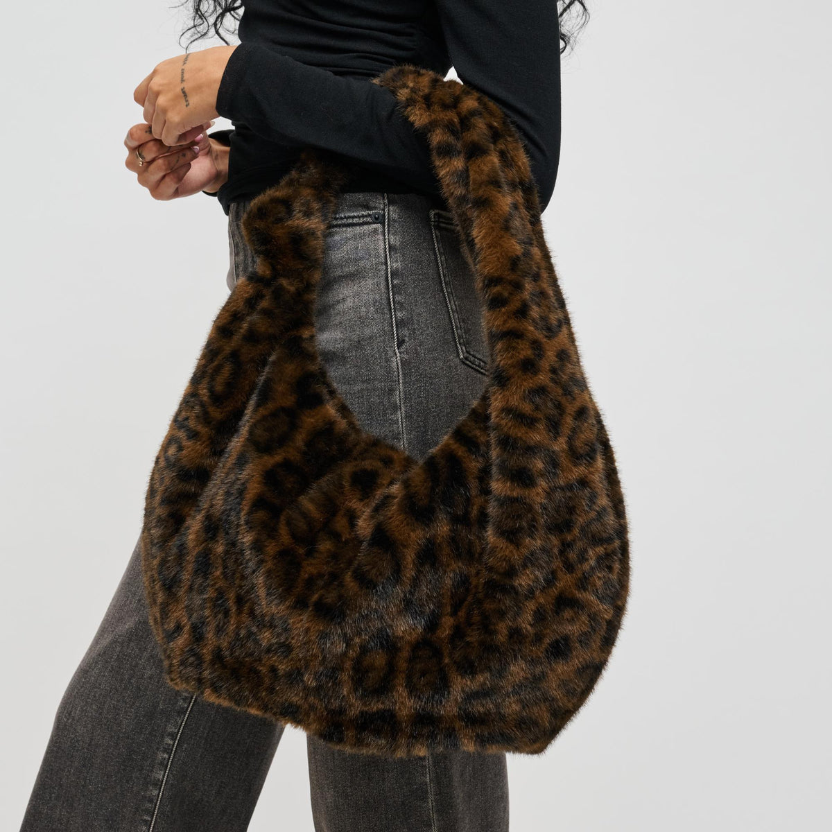 Woman wearing Leopard Urban Expressions Cecilia Hobo 840611199447 View 1 | Leopard