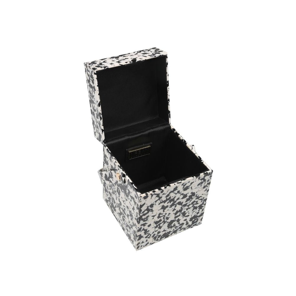 Product Image of Urban Expressions Sienna Evening Bag 840611165756 View 4 | Black White