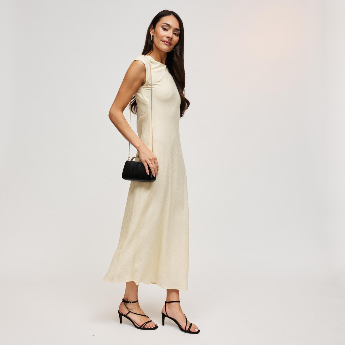 Woman wearing Black Urban Expressions Nichelle Clutch 840504212000 View 4 | Black