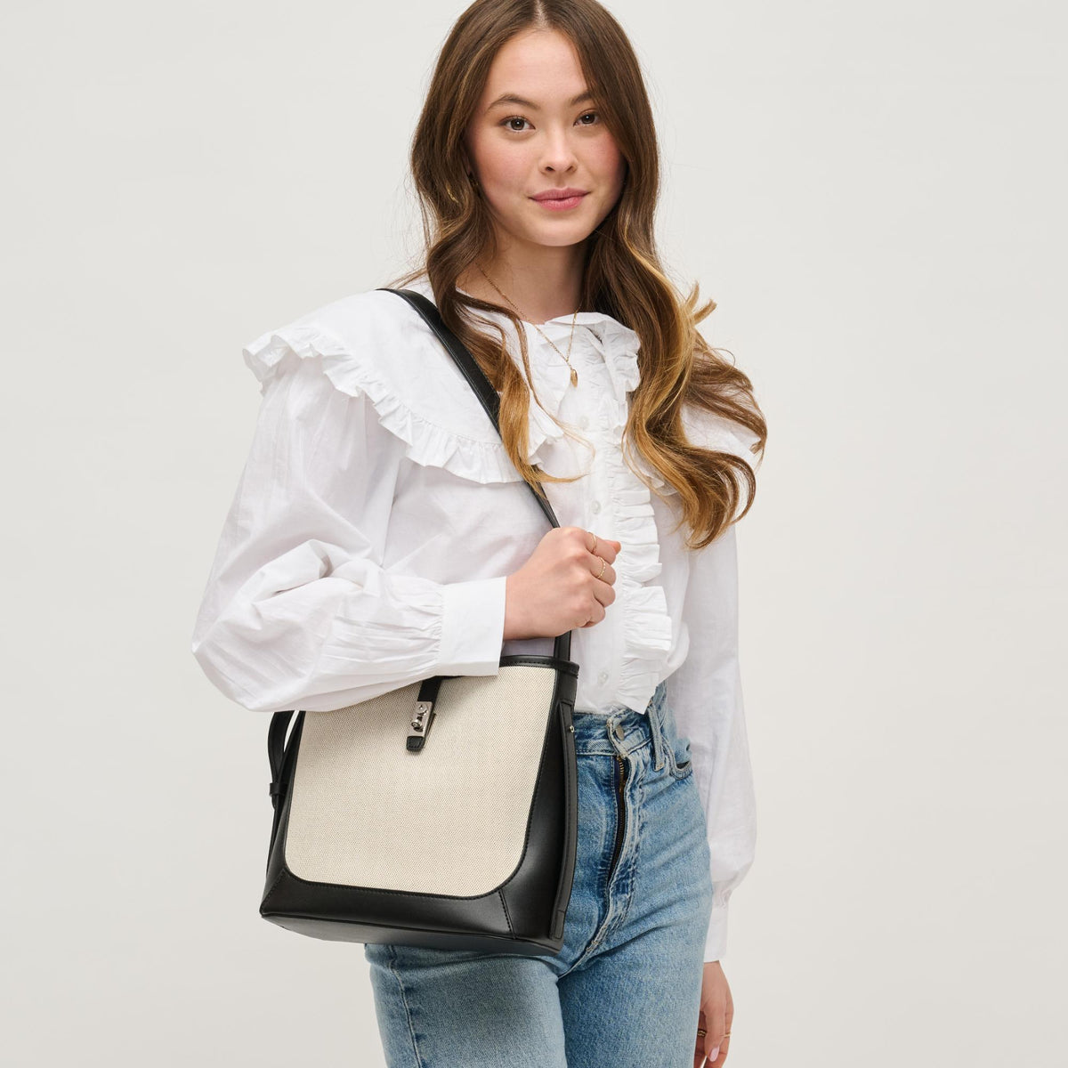 Woman wearing Black Ivory Urban Expressions Mabel Bucket 840611156426 View 2 | Black Ivory