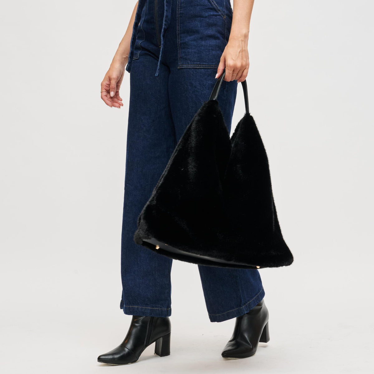 Woman wearing Black Urban Expressions Chandler Hobo 840611199553 View 2 | Black