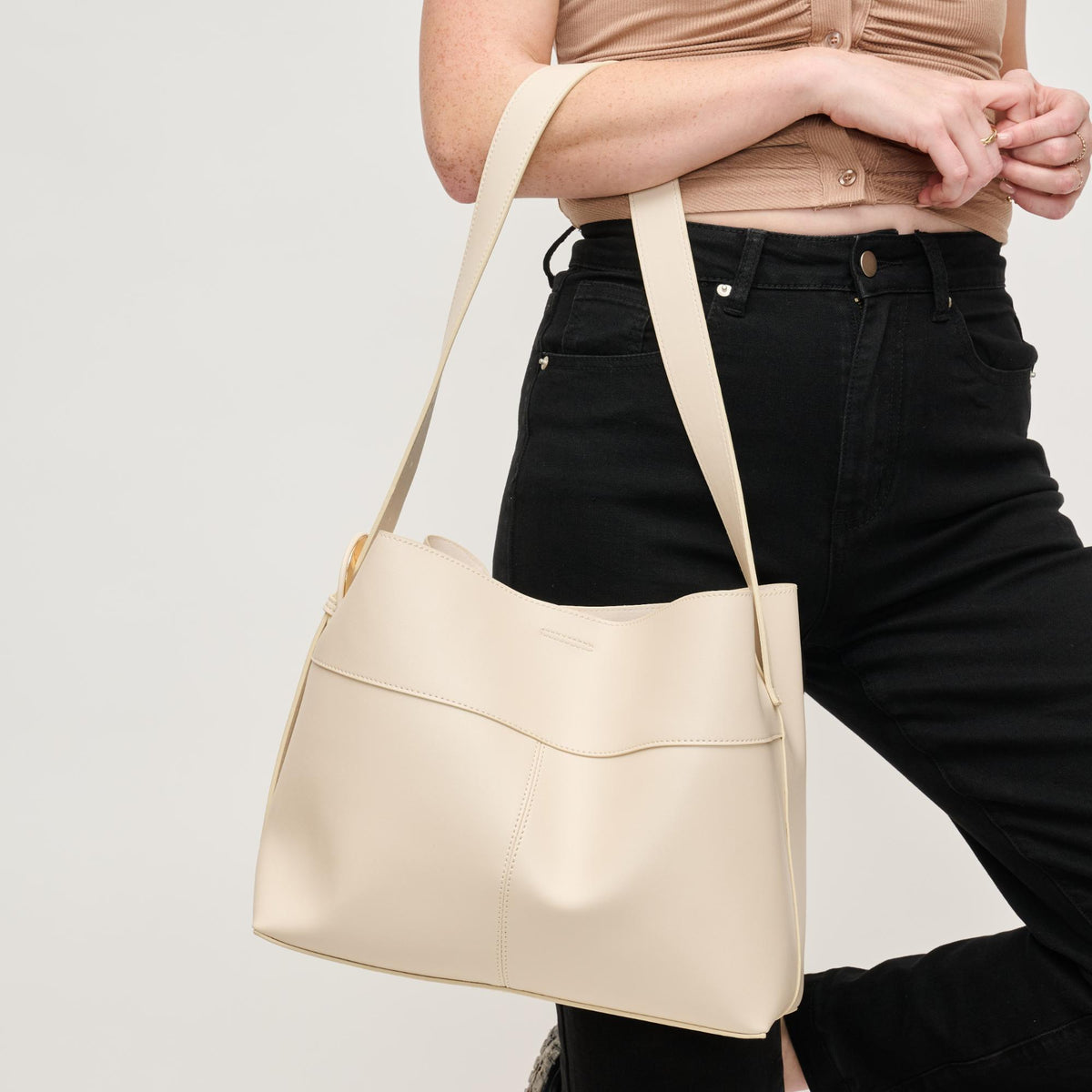 Woman wearing Ivory Urban Expressions Rory Tote 840611152862 View 4 | Ivory