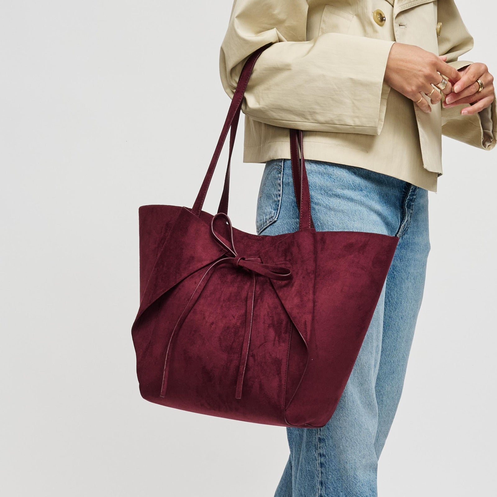 Woman wearing Chocolate Urban Expressions Soren Tote 840504212161 View 1 | Chocolate