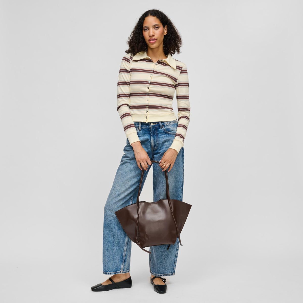 Woman wearing Chocolate Urban Expressions Caspien Tote 840504213267 View 4 | Chocolate