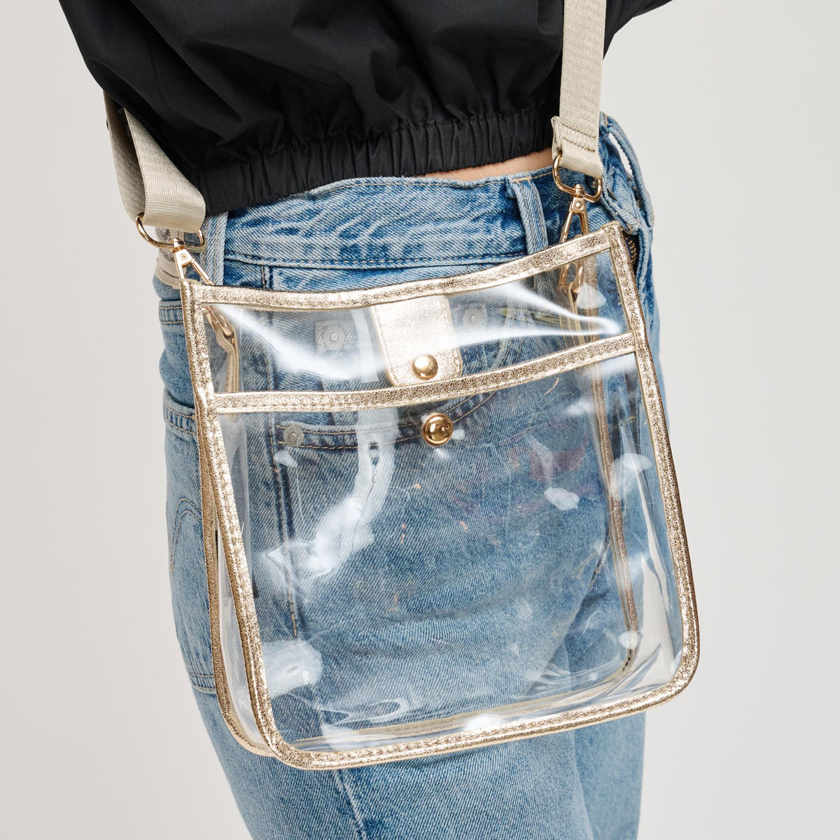 Woman wearing Gold Urban Expressions Beckham - Clear Crossbody 840504201431 View 1 | Gold
