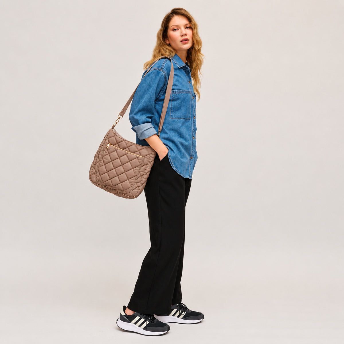 Woman wearing Natural Urban Expressions Fia - Quilted Puffer Crossbody 818209018562 View 4 | Natural