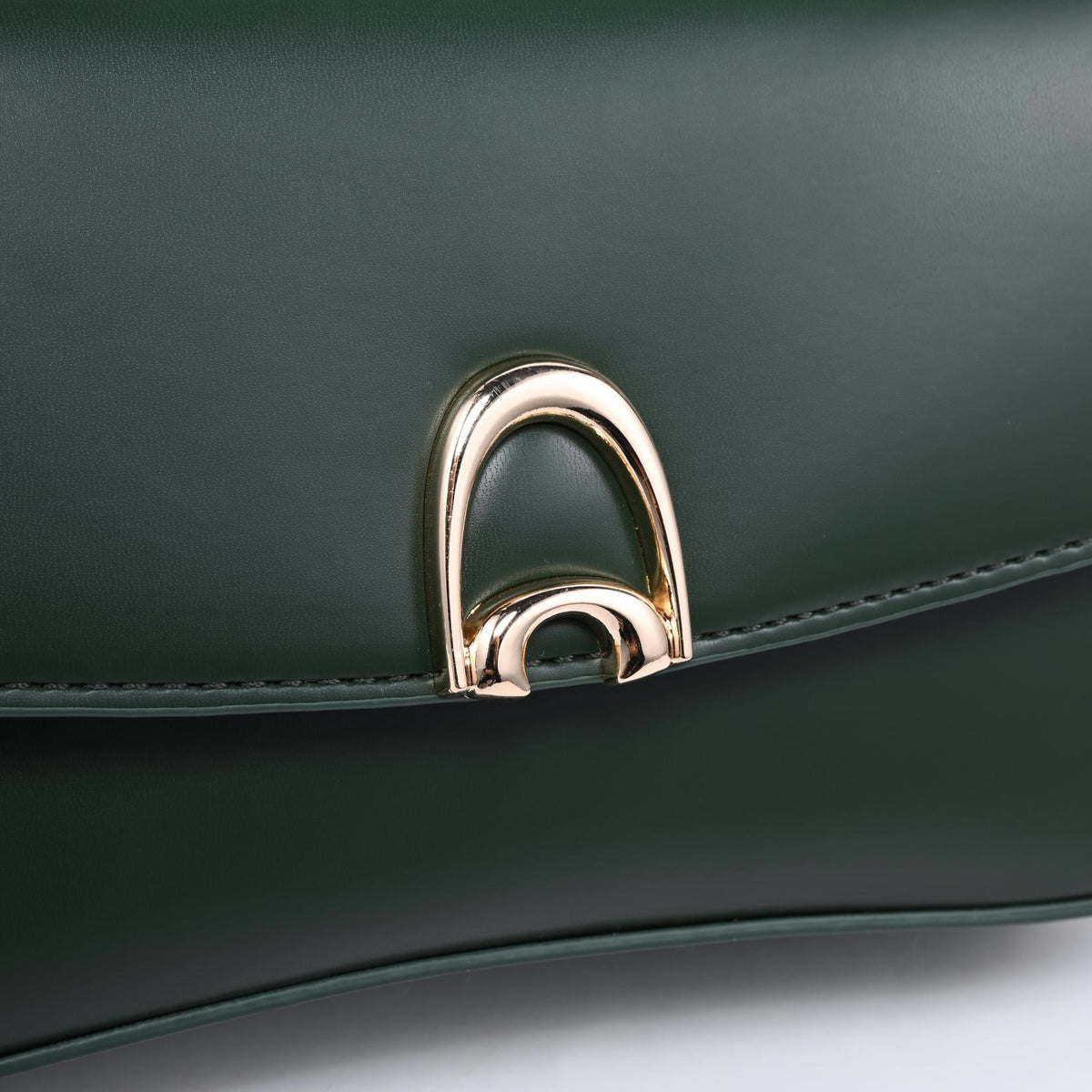 Urban Expressions Langdon Shoulder Bag 840504212741 View 8 | Hunter