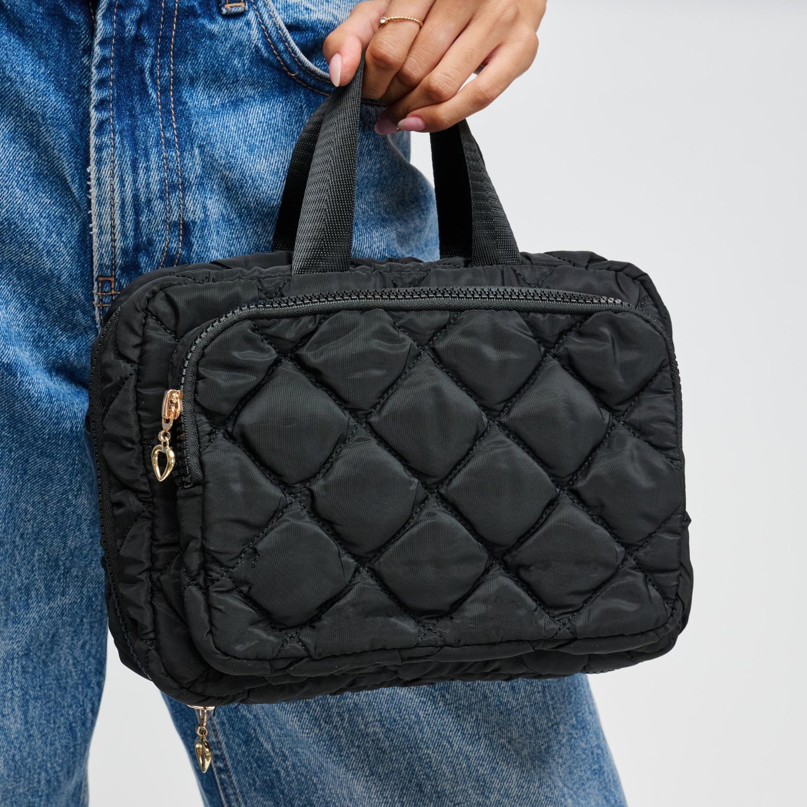 Woman wearing Black Urban Essentials Cloud Cruiser v2 Travel Organizer 818209018579 View 1 | Black