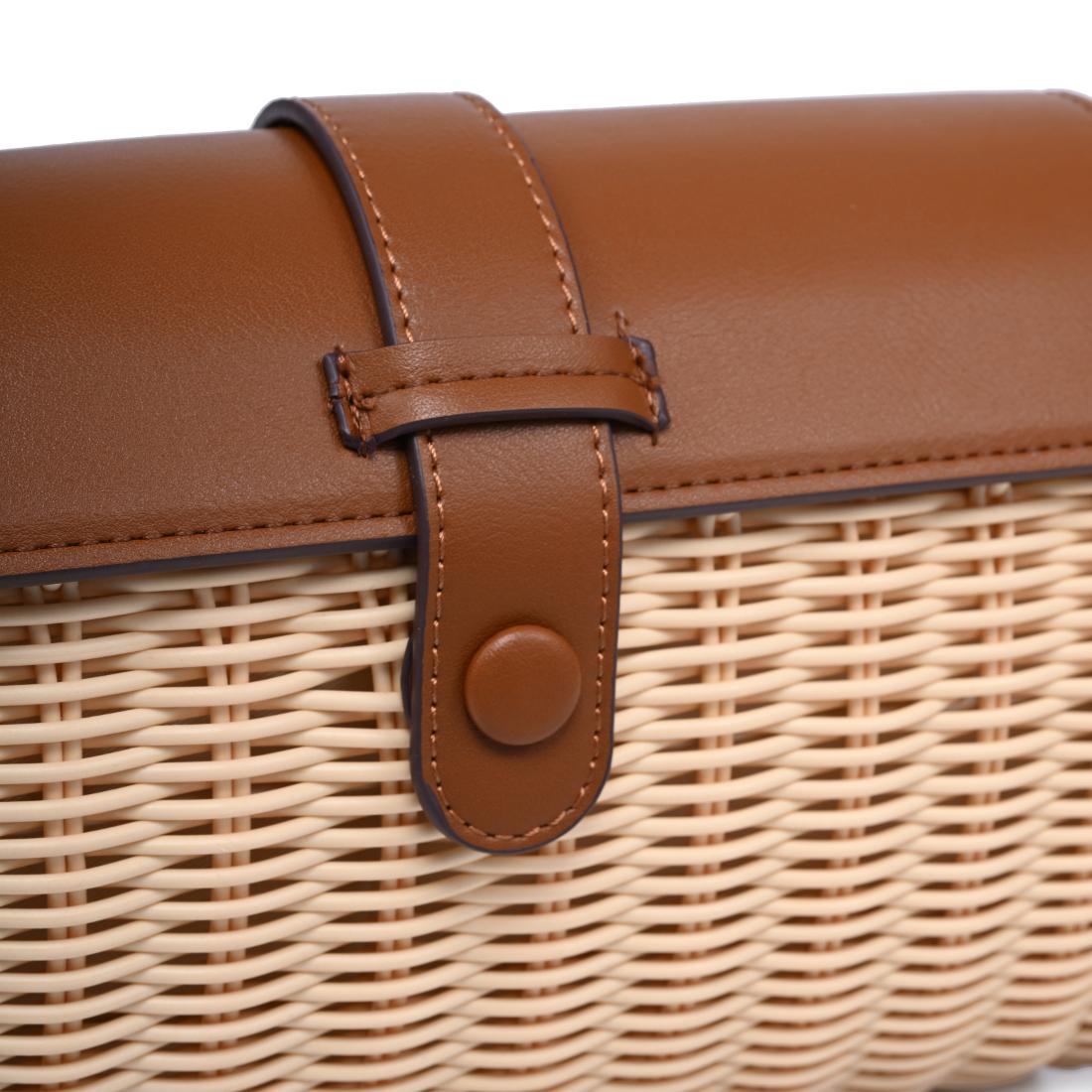 Urban Expressions Benjamin Crossbody 840504205729 View 8 | Natural Tan