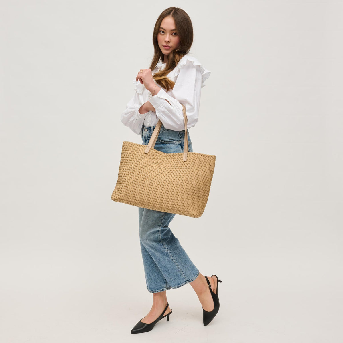 Woman wearing Natural Urban Expressions Evie Tote 840611146786 View 3 | Natural