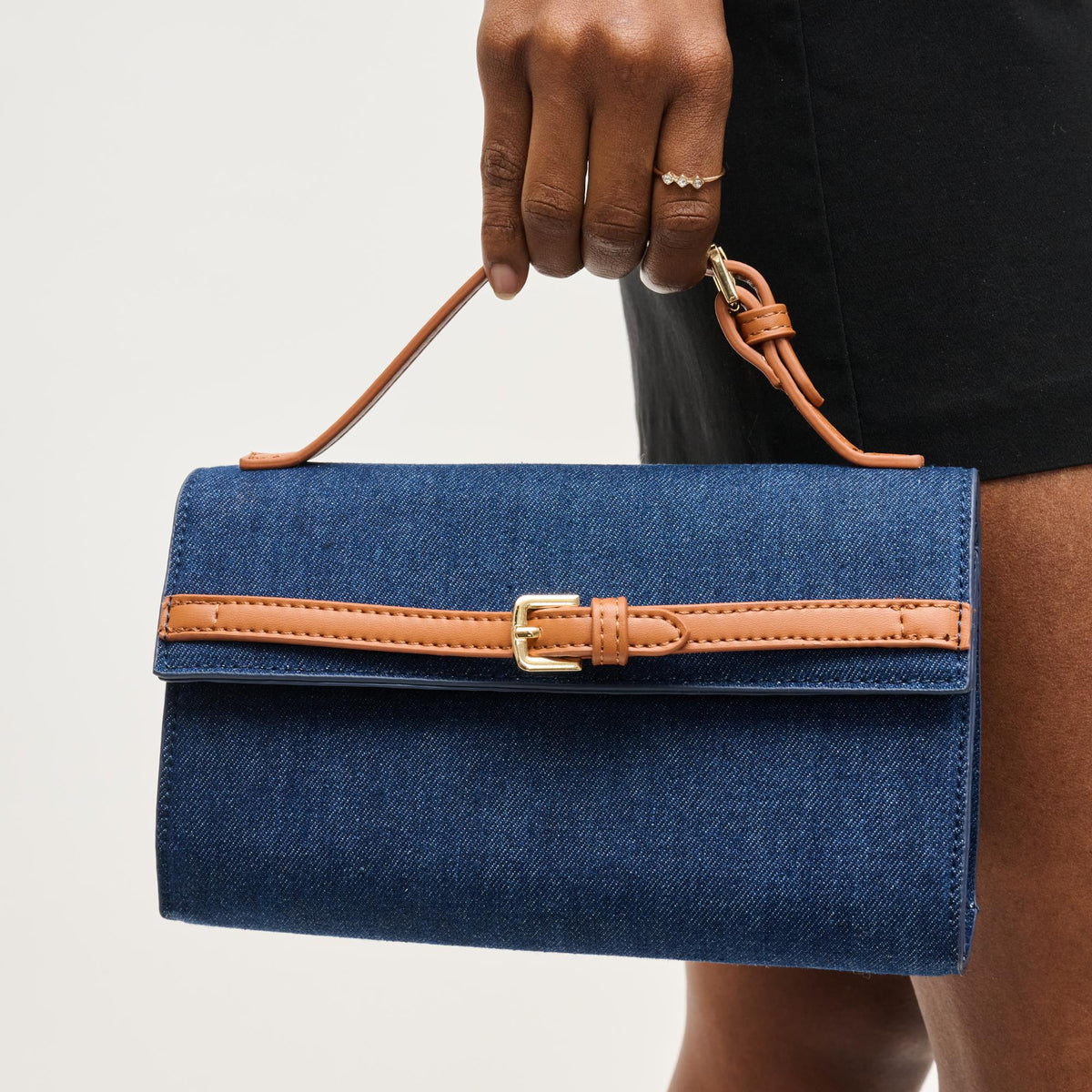Woman wearing Denim Tan Urban Expressions Thea Crossbody 840611149312 View 1 | Denim Tan
