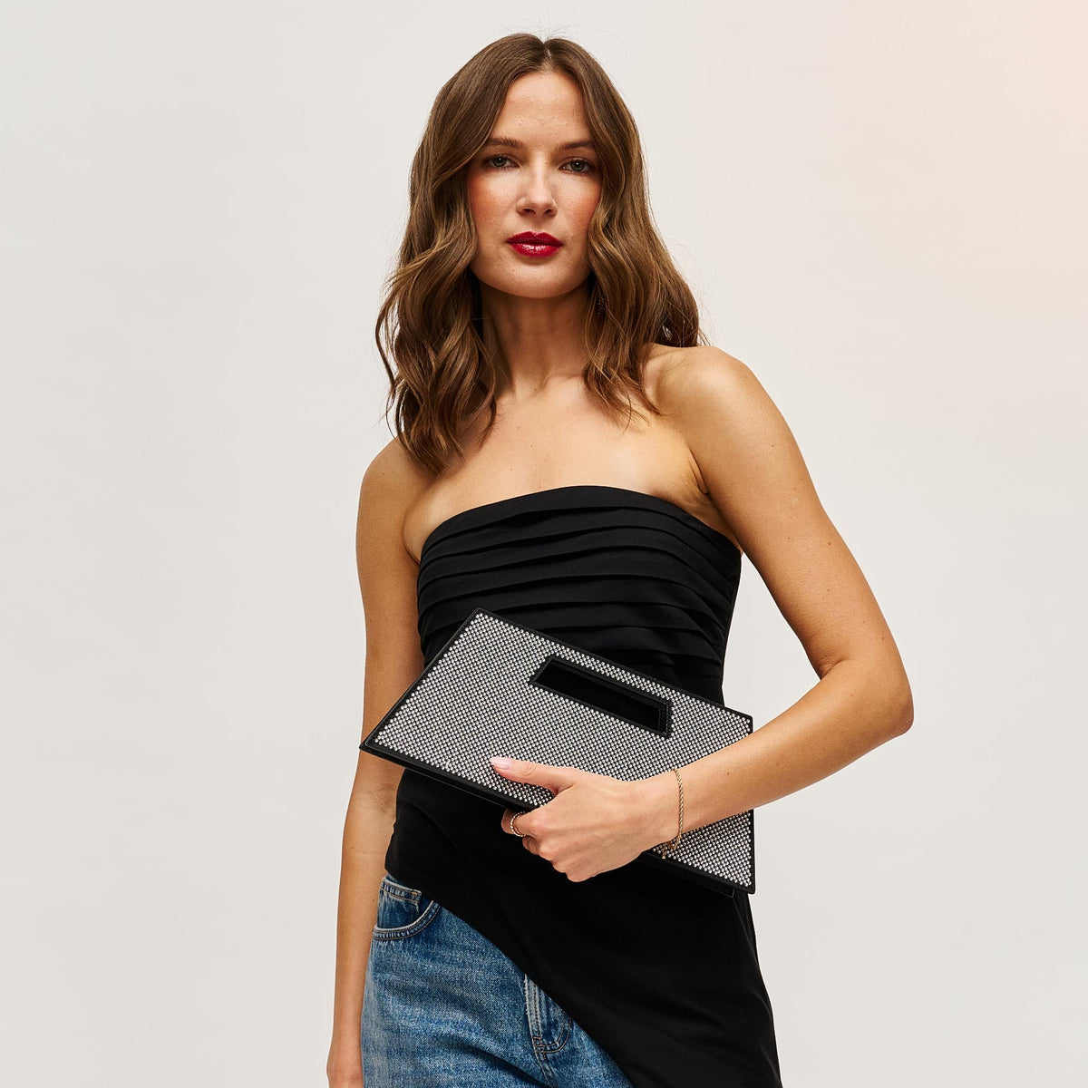 Woman wearing Silver Black Urban Expressions Zinc Evening Bag 840611114334 View 2 | Silver Black