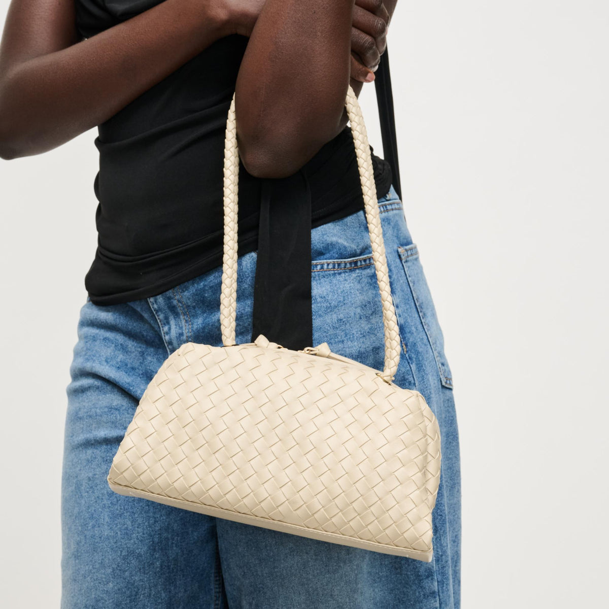 Woman wearing Oatmilk Urban Expressions Chloe Shoulder Bag 840504204388 View 4 | Oatmilk