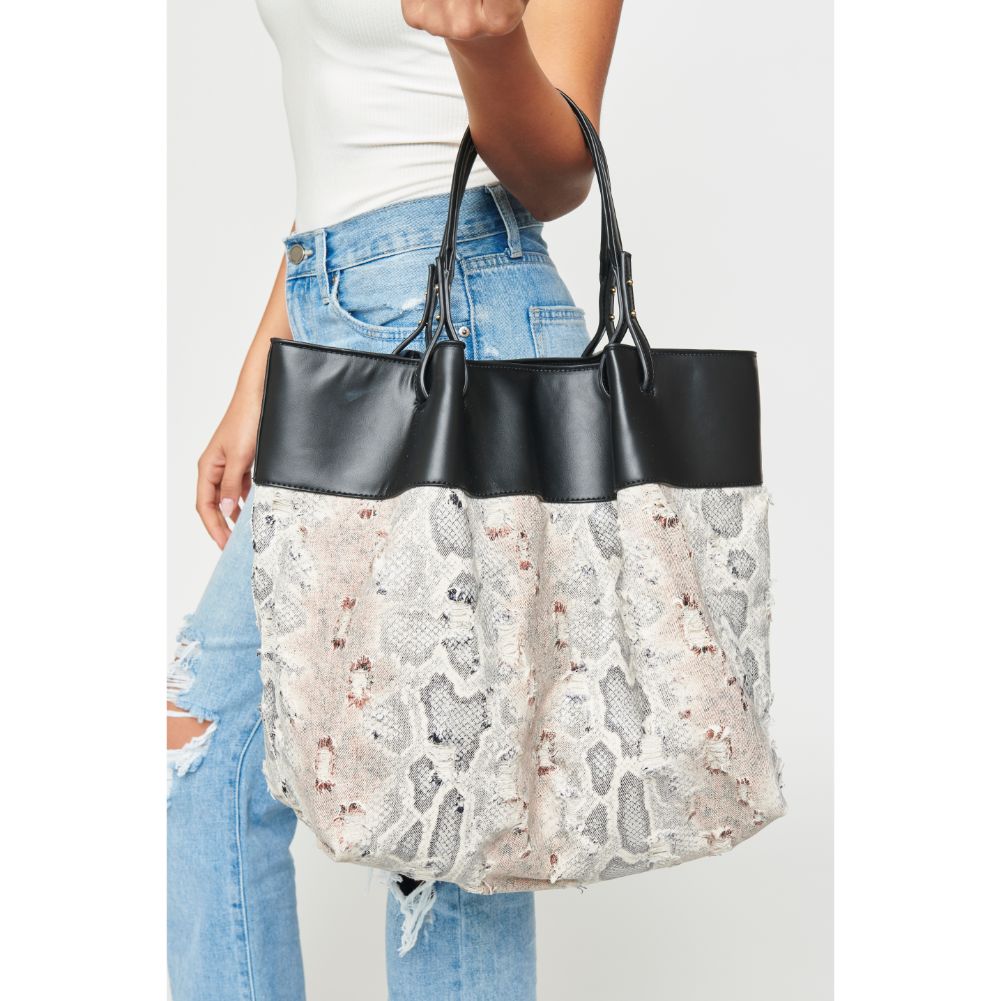 Woman wearing Multi Black Urban Expressions Kiara Tote 840611172341 View 1 | Multi Black