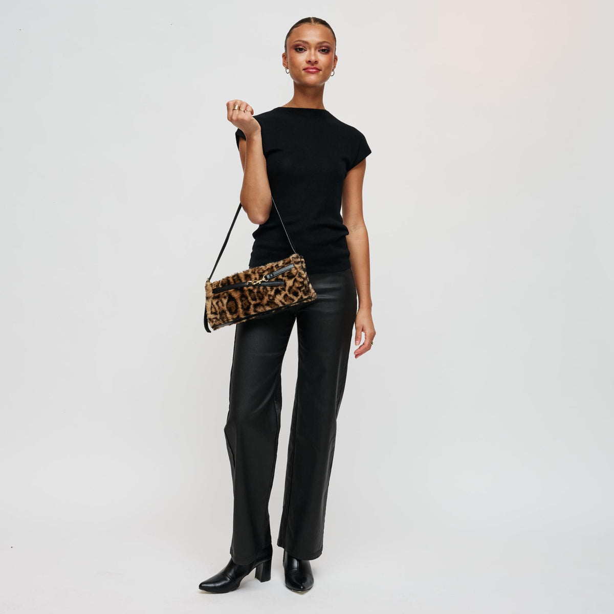Woman wearing Leopard Urban Expressions Yaretzi Shoulder Bag 840504213403 View 4 | Leopard