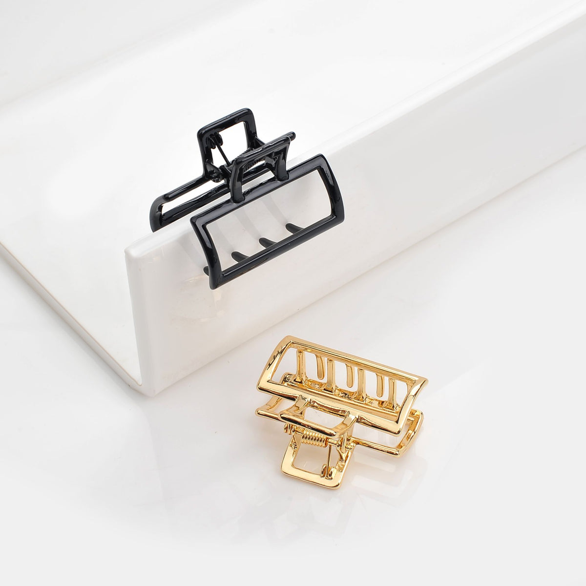 Urban Expressions Simple Metal Claw - 2 Pack Hair Claw 818209014144 View 3 | Gold Black