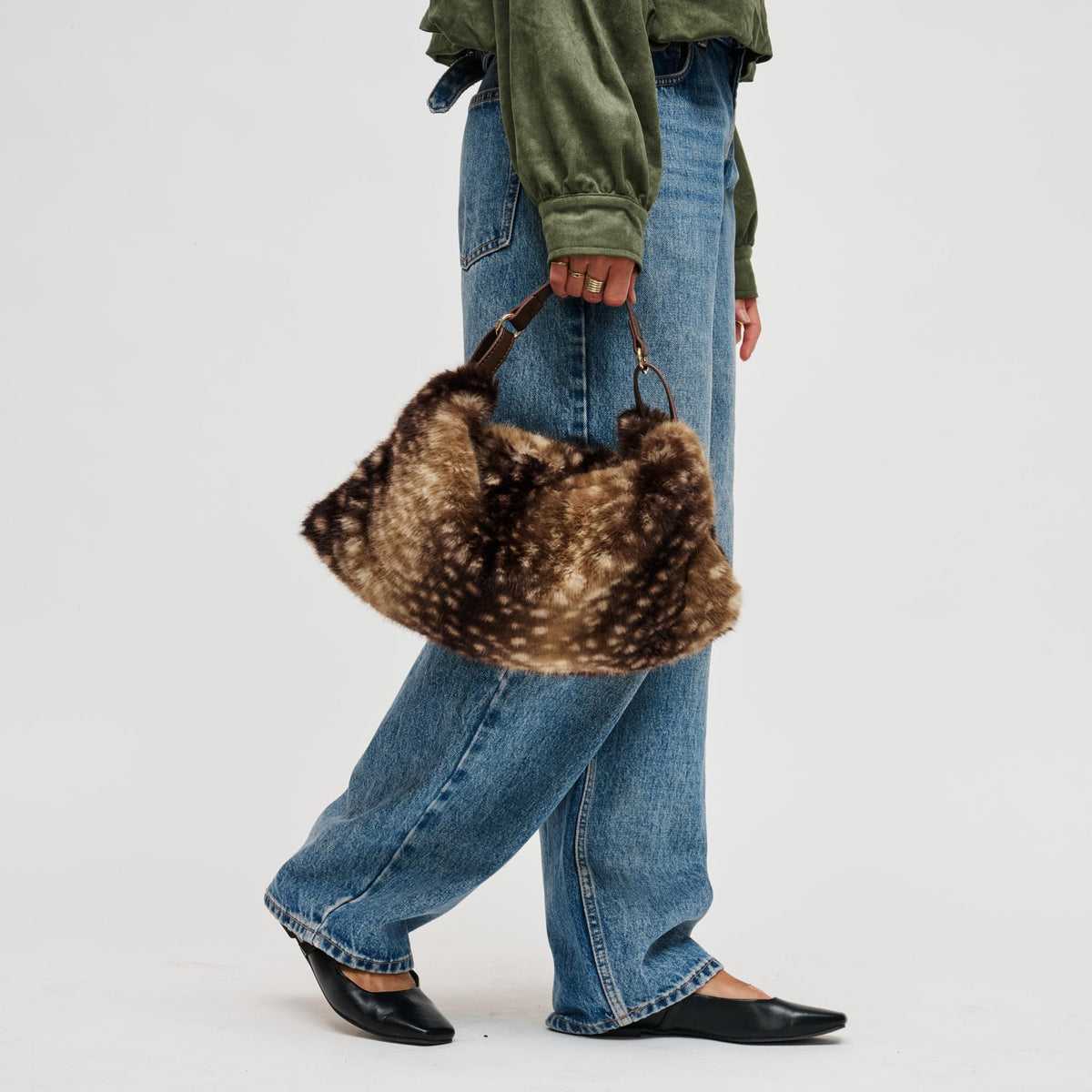 Woman wearing Fawn Brown Urban Expressions Nash Tote 840504213878 View 3 | Fawn Brown