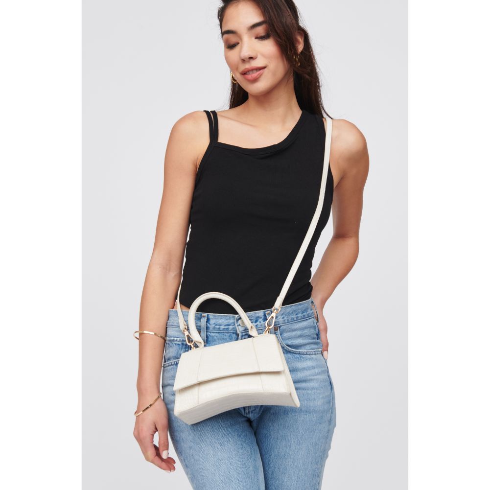 Woman wearing Oatmilk Urban Expressions Lucas - Croco Crossbody 818209018432 View 2 | Oatmilk