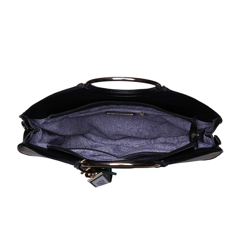 Product Image of Urban Expressions Sasha Crossbody 840611143204 View 4 | Black