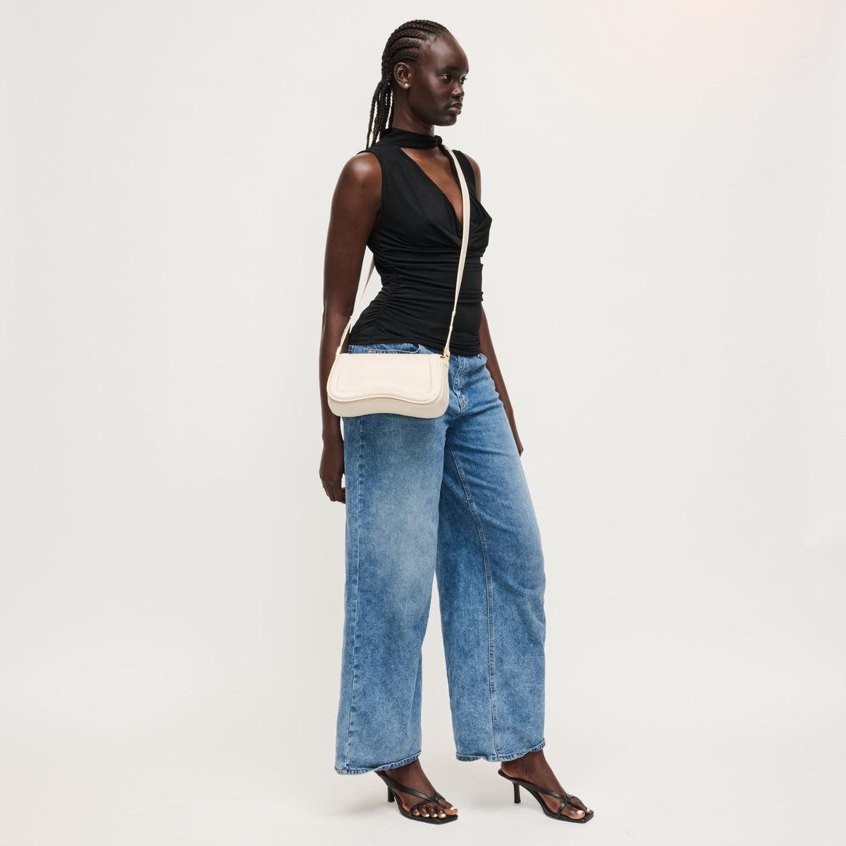 Woman wearing Oatmilk Urban Expressions Max Shoulder Bag 840504208416 View 2 | Oatmilk