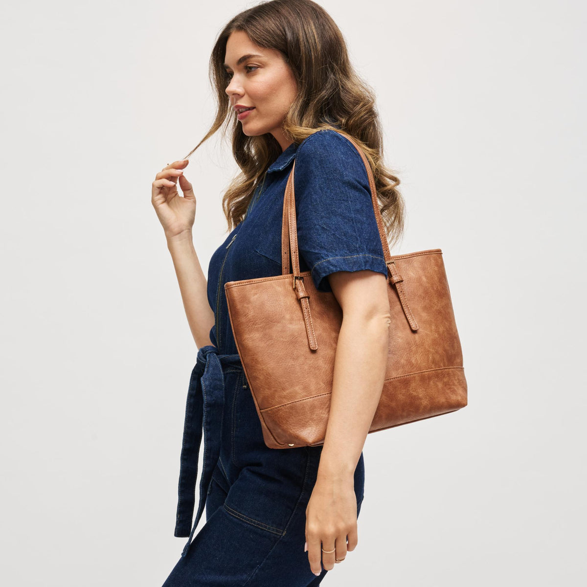 Woman wearing Tan Urban Expressions Bryleigh Tote 840504200533 View 2 | Tan