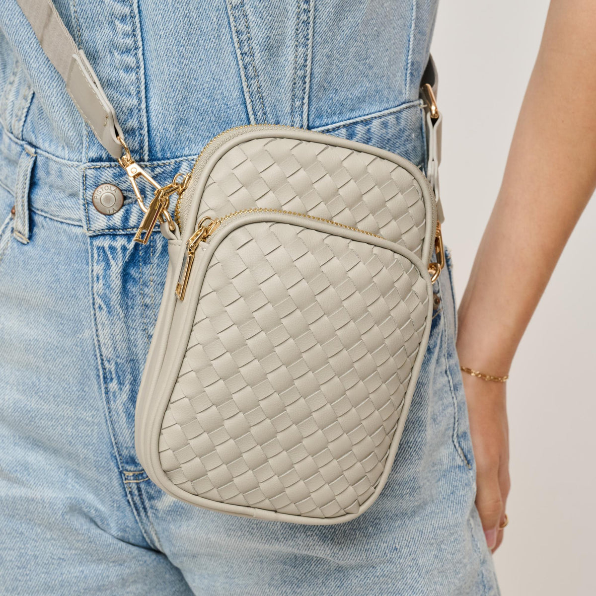 Woman wearing Grey Urban Expressions Celeste Crossbody 840611147714 View 2 | Grey