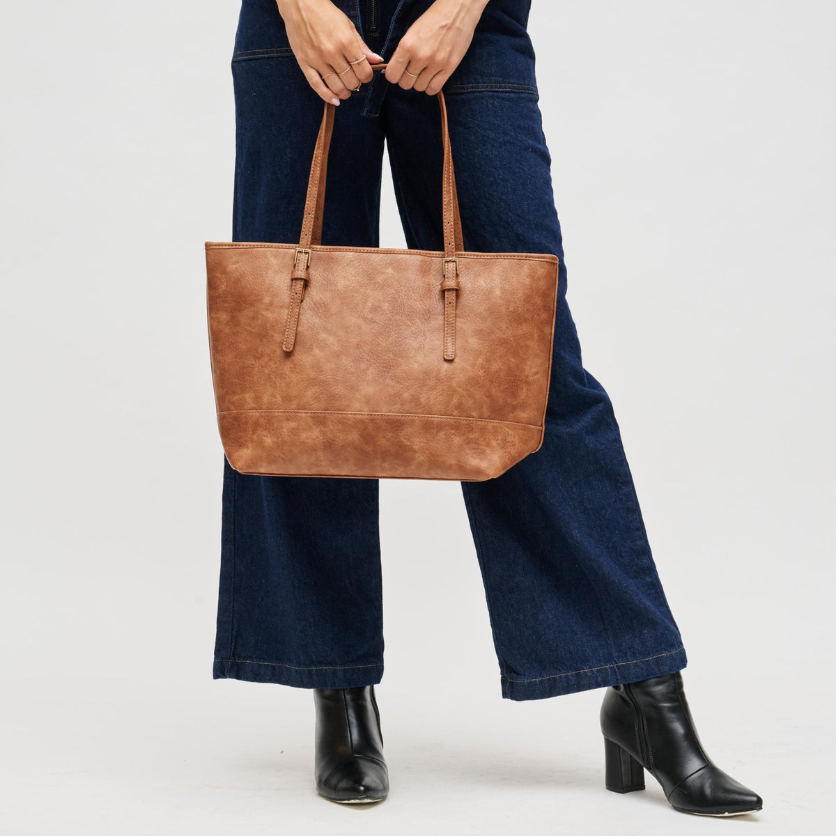 Woman wearing Tan Urban Expressions Bryleigh Tote 840504200533 View 4 | Tan