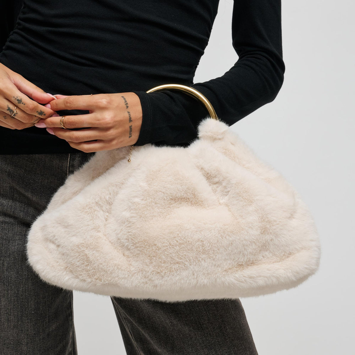 Woman wearing Ivory Urban Expressions Keala Tote 840504200021 View 1 | Ivory