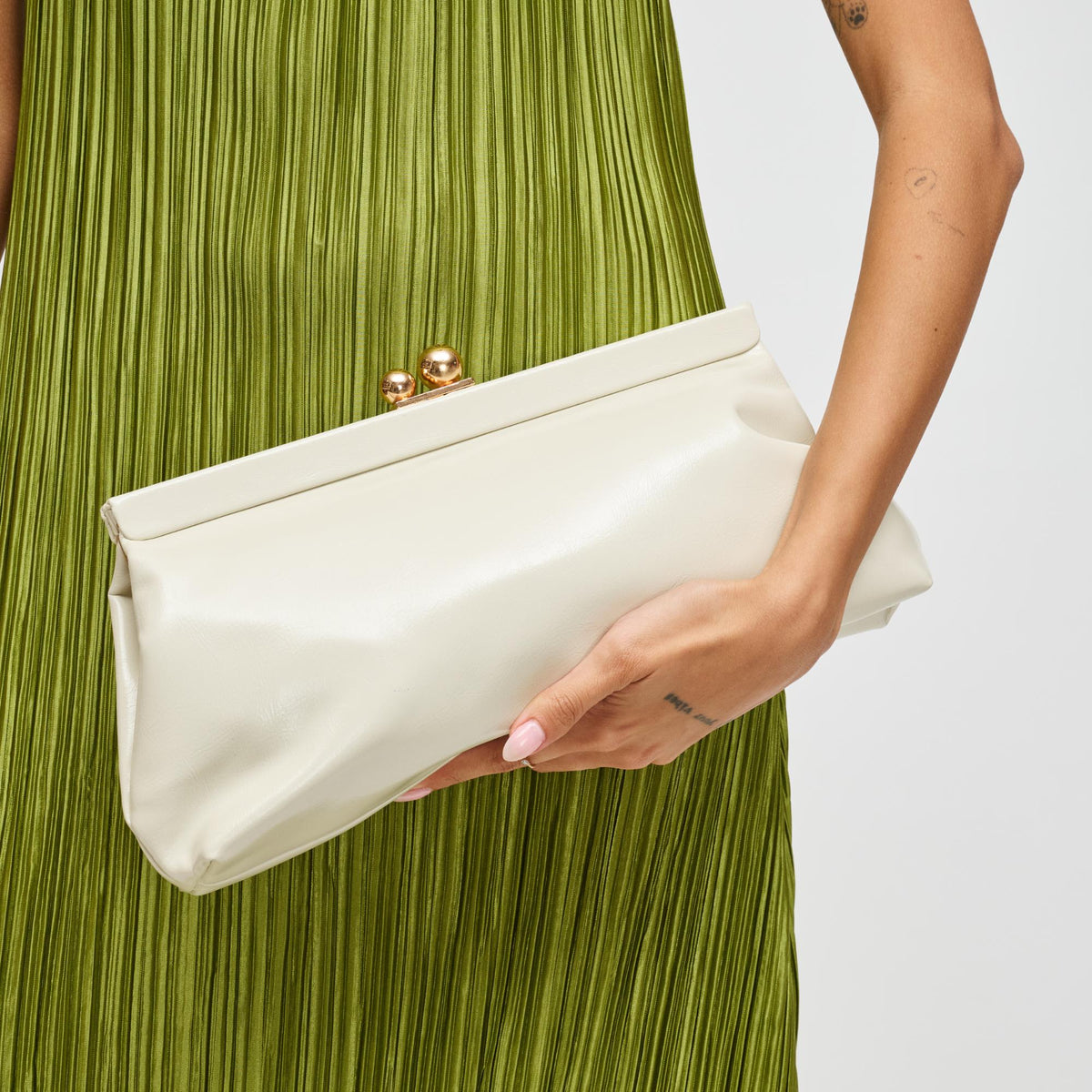 Woman wearing Bone Urban Expressions Joplin - Kisslock Clutch 840504200809 View 1 | Bone