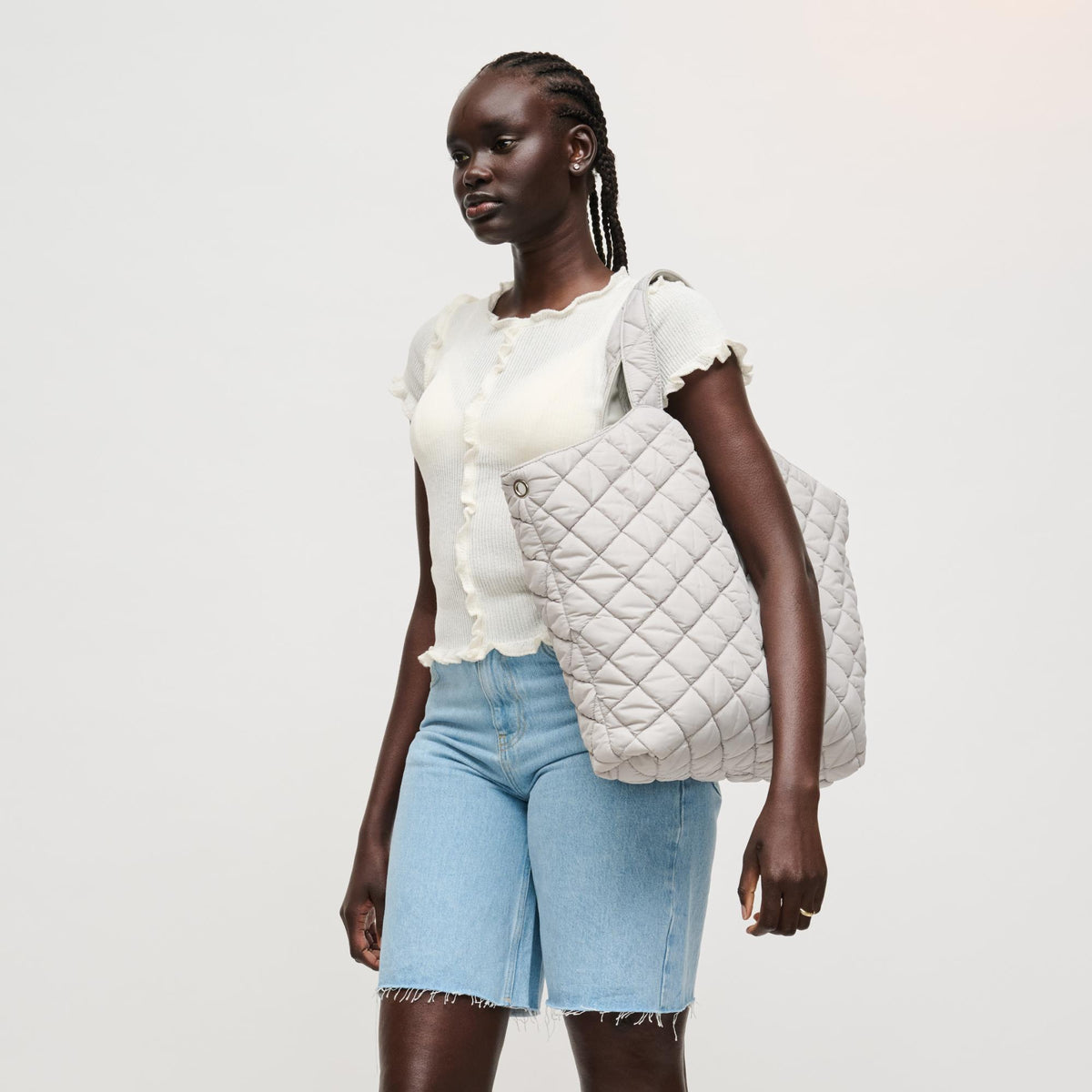 Woman wearing Grey Urban Expressions Remmi Tote 840504204043 View 3 | Grey