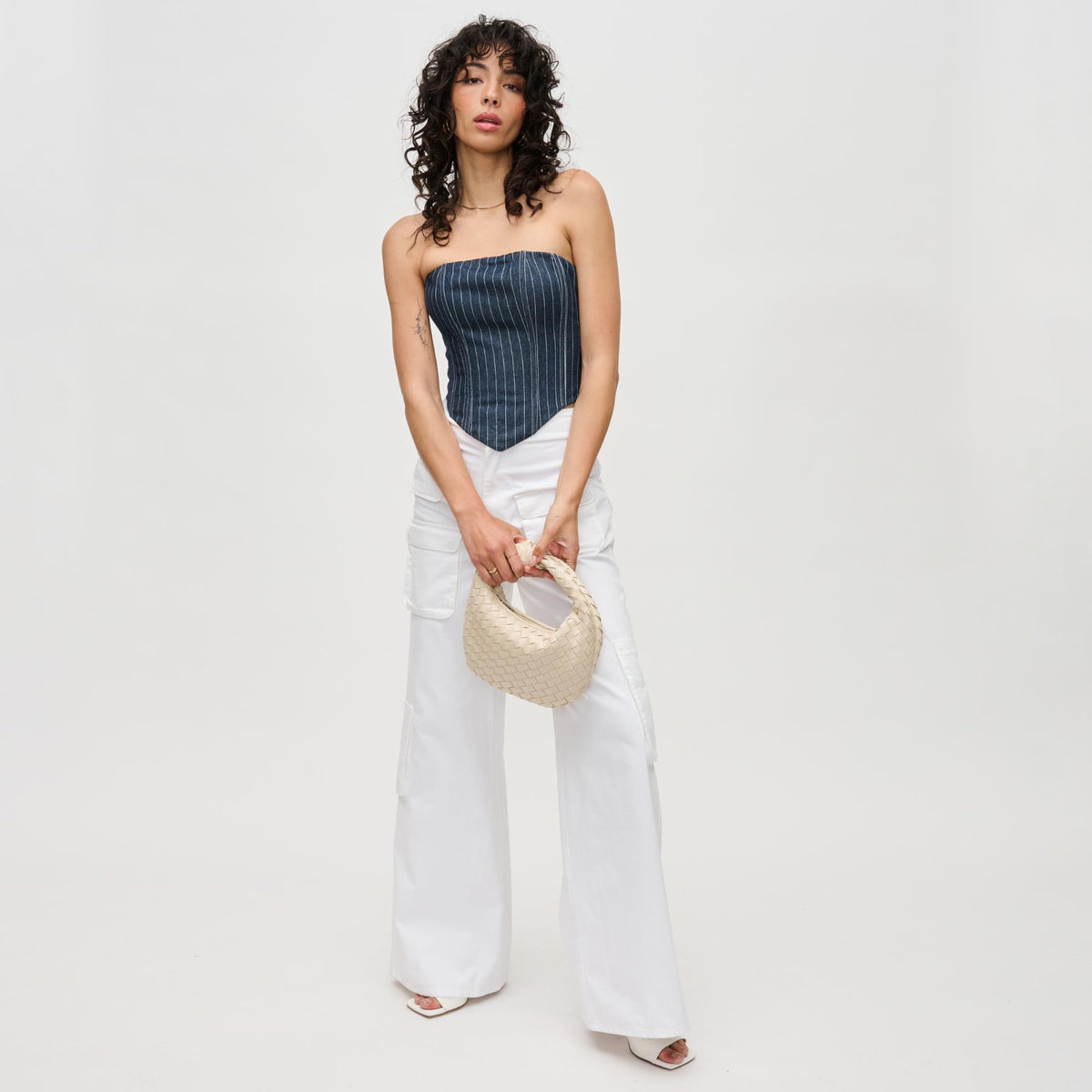 Woman wearing Oatmilk Urban Expressions Tracy - Woven Clutch 840611192929 View 3 | Oatmilk