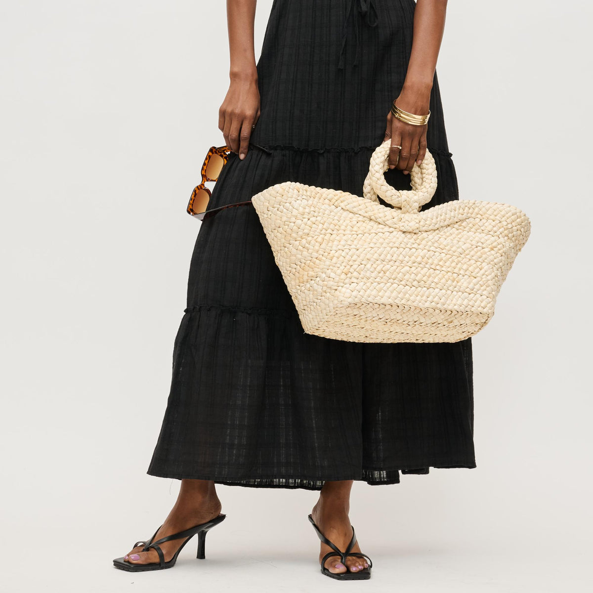 Woman wearing Ivory Urban Expressions Edith Tote 840611150981 View 4 | Ivory