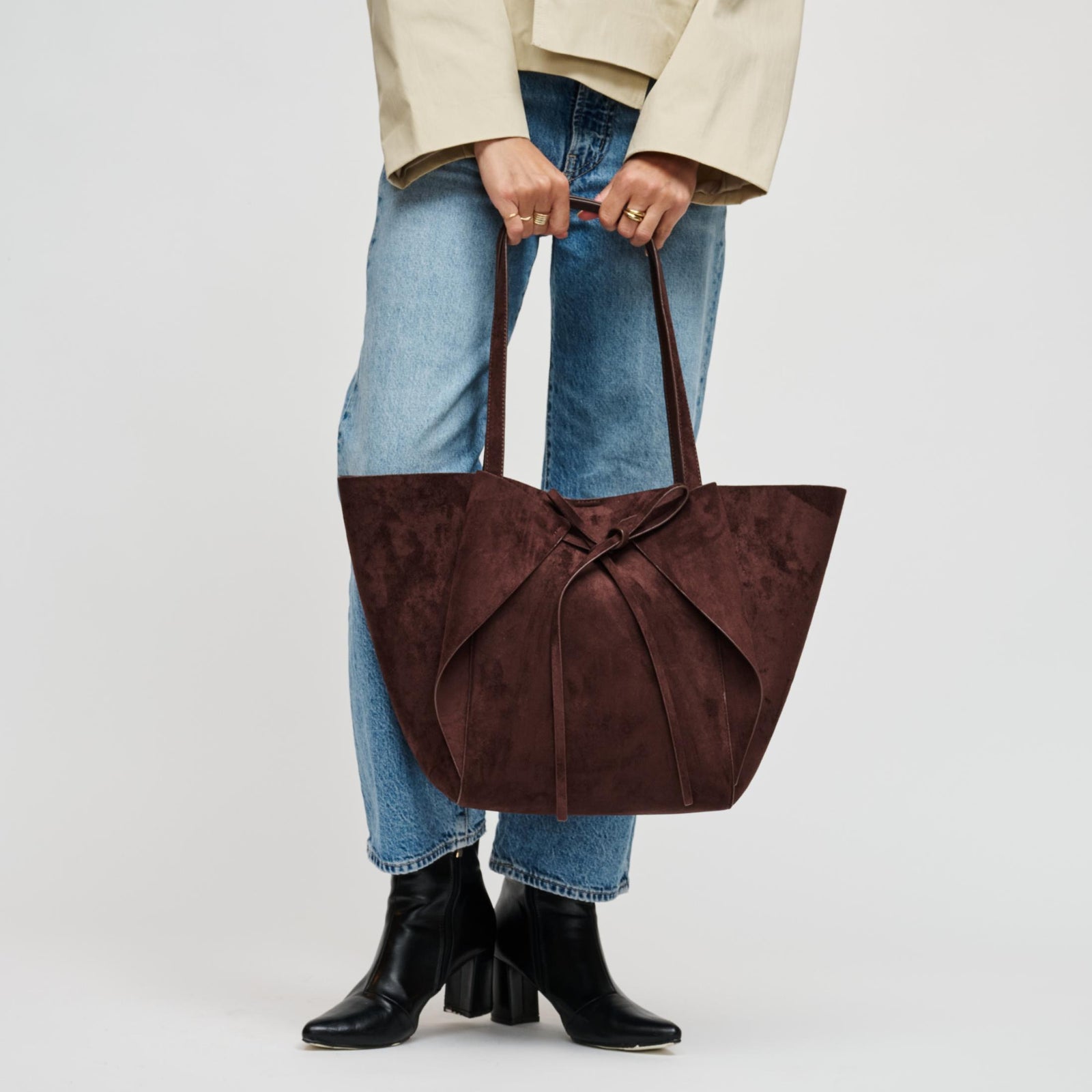 Woman wearing Chocolate Urban Expressions Soren Tote 840504212161 View 1 | Chocolate