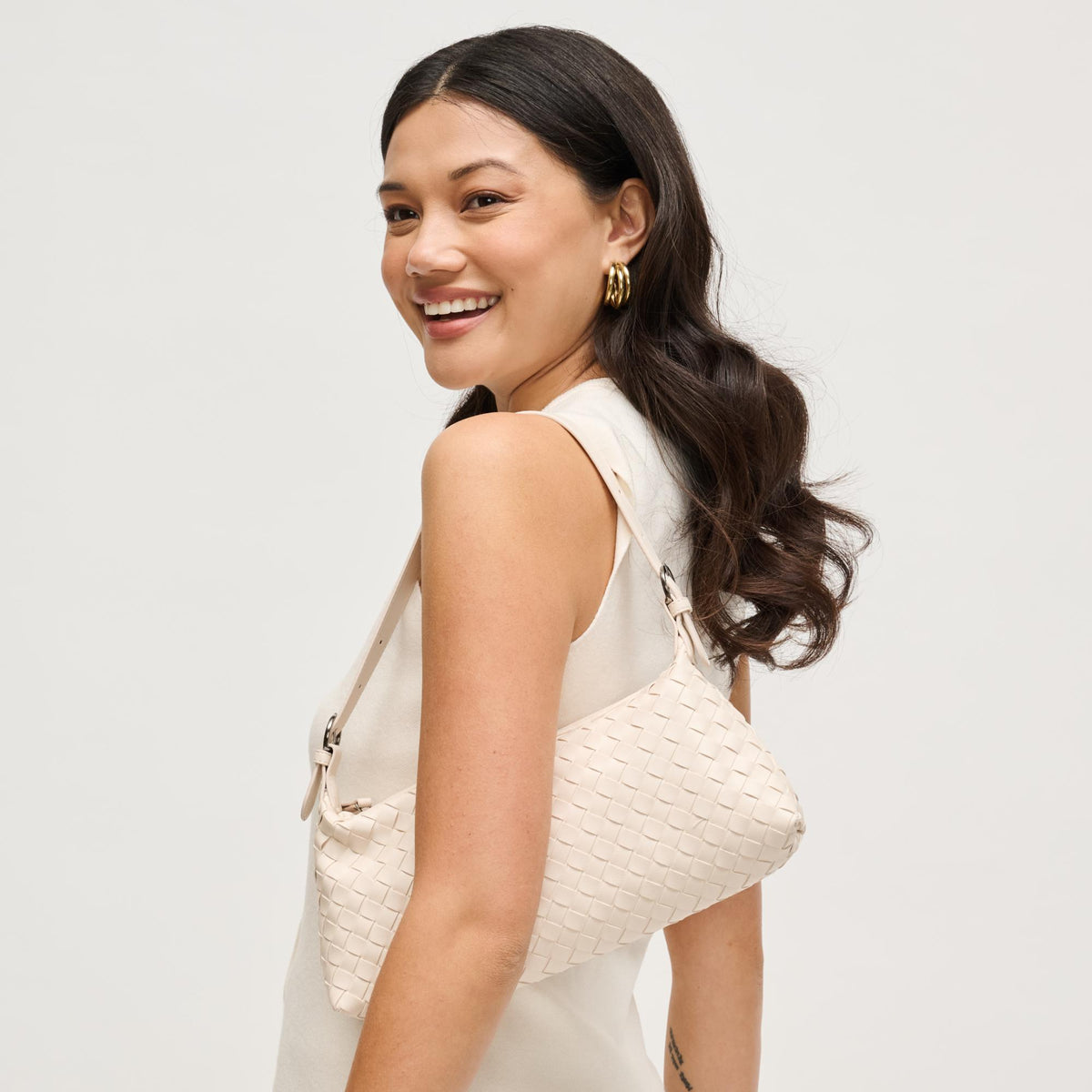 Woman wearing Oatmilk Urban Expressions Audrey Shoulder Bag 840504204067 View 4 | Oatmilk