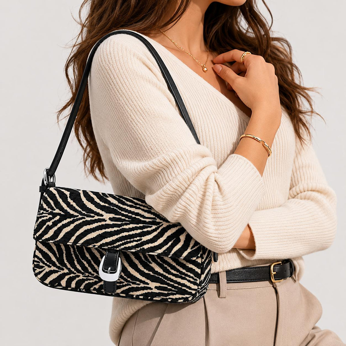 Woman wearing Zebra Urban Expressions Gloria - Zebra Shoulder Bag 840504214097 View 1 | Zebra