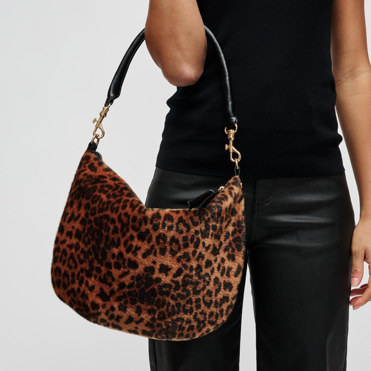 Woman wearing Leopard Urban Expressions Alessia Hobo 840504213304 View 2 | Leopard
