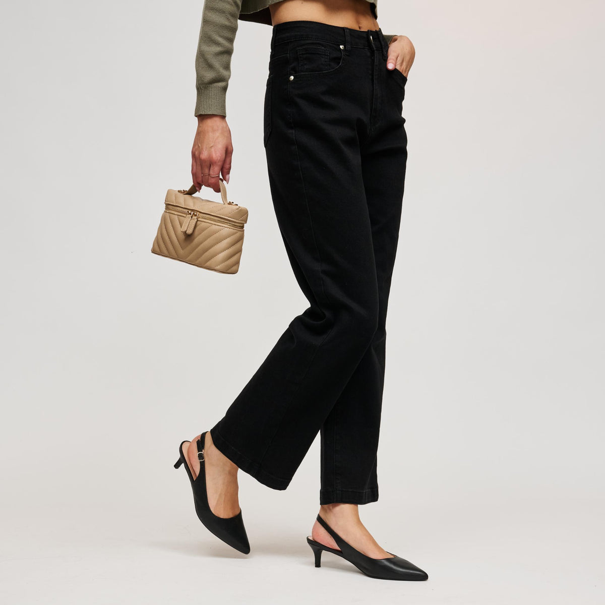 Woman wearing Natural Urban Expressions Sella Crossbody 840504214974 View 3 | Natural