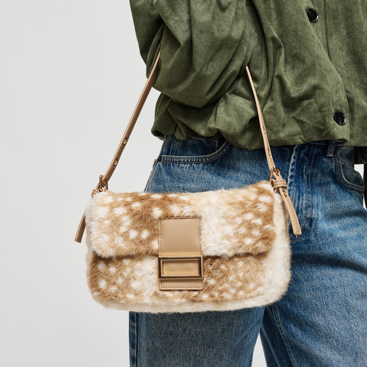Woman wearing Fawn Natural Urban Expressions Beverly - Faux Fur Crossbody 840504212437 View 1 | Fawn Natural