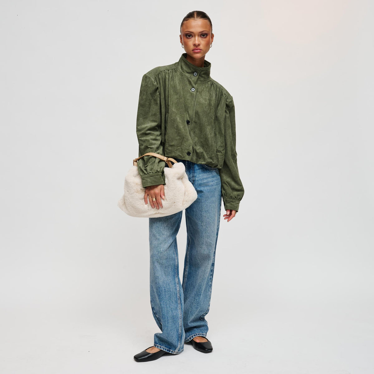 Woman wearing Ivory Urban Expressions Nash Tote 840504213861 View 4 | Ivory