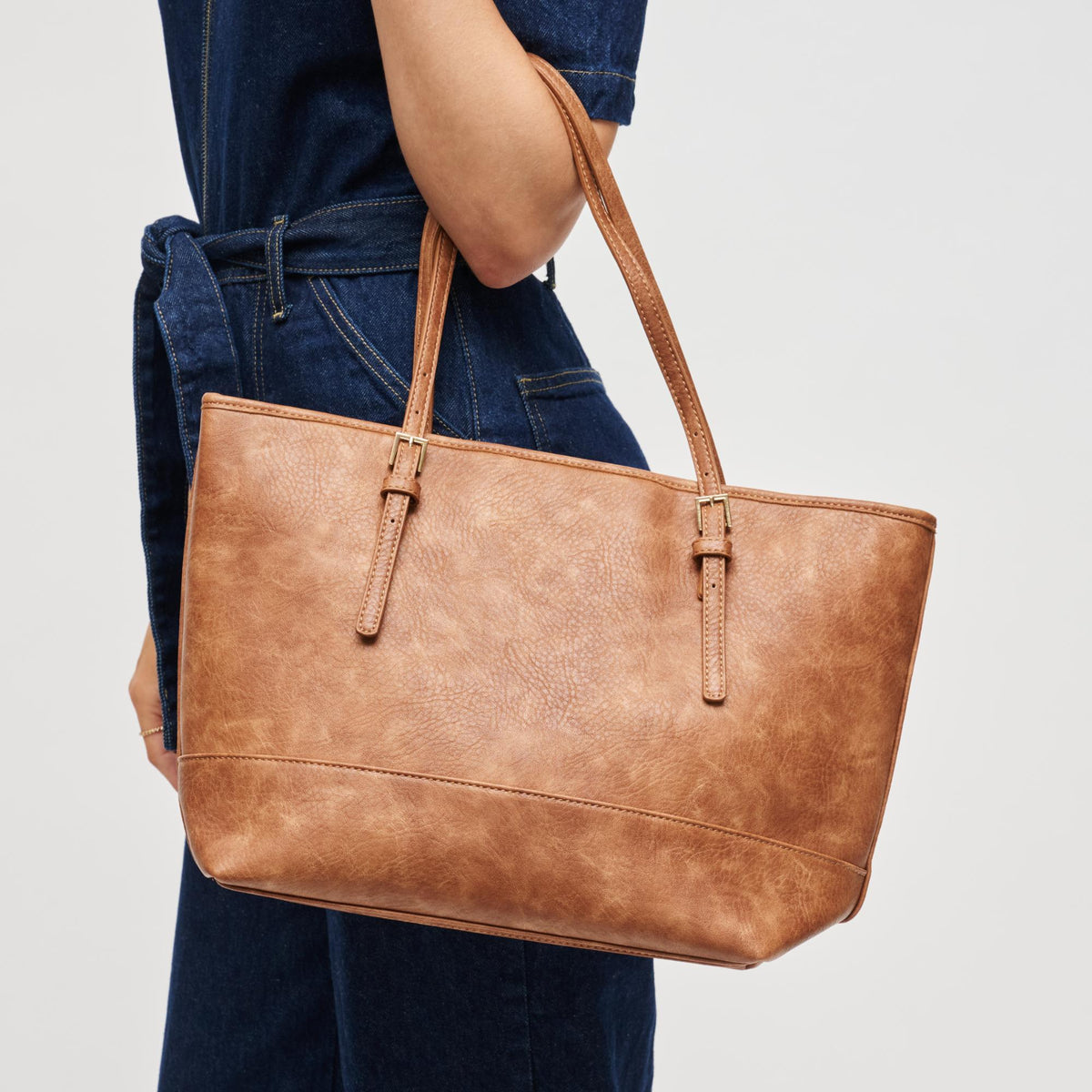 Woman wearing Tan Urban Expressions Bryleigh Tote 840504200533 View 1 | Tan
