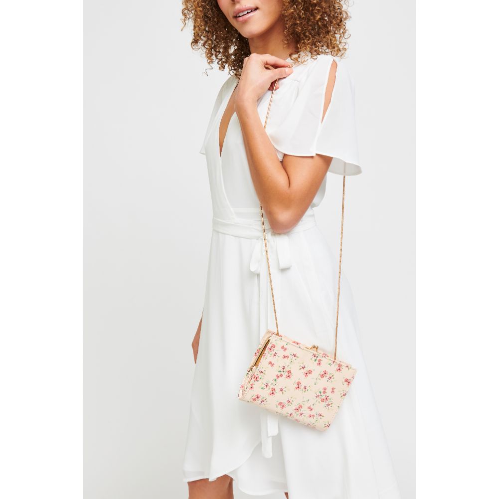 Woman wearing Cream Urban Expressions Elijah - Floral Clutch 840611181497 View 1 | Cream